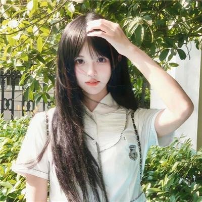 比基尼月亮海报